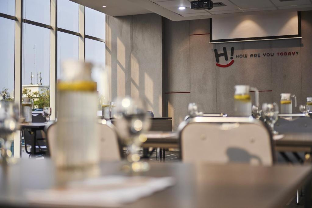 Hi Hotel Senen Jakarta Extérieur photo