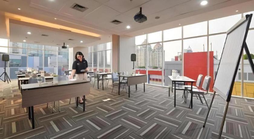 Hi Hotel Senen Jakarta Extérieur photo