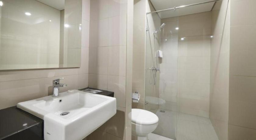 Hi Hotel Senen Jakarta Extérieur photo