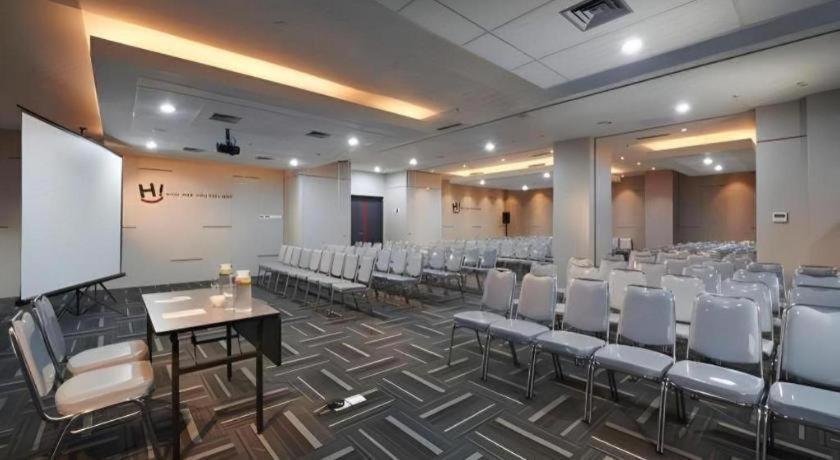Hi Hotel Senen Jakarta Extérieur photo